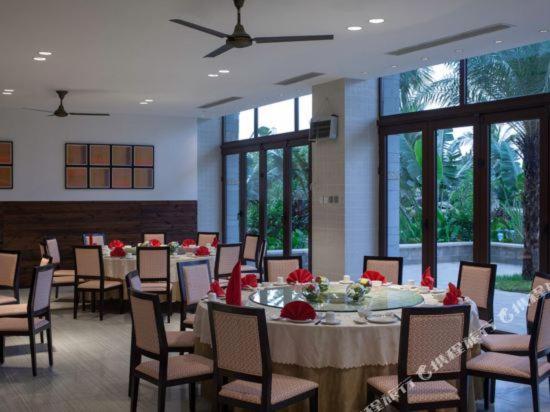 Aloha Oceanfront Suite Resort Lingshui  Buitenkant foto