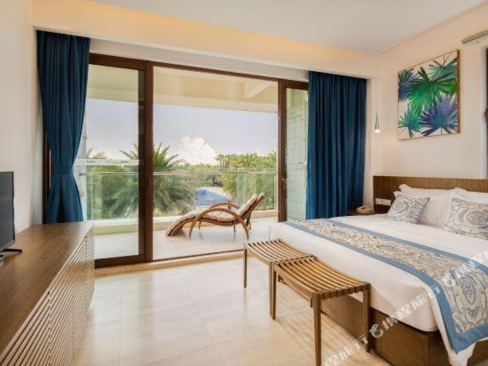 Aloha Oceanfront Suite Resort Lingshui  Buitenkant foto