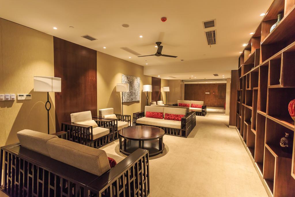 Aloha Oceanfront Suite Resort Lingshui  Buitenkant foto