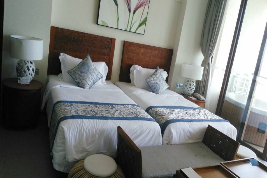 Aloha Oceanfront Suite Resort Lingshui  Buitenkant foto